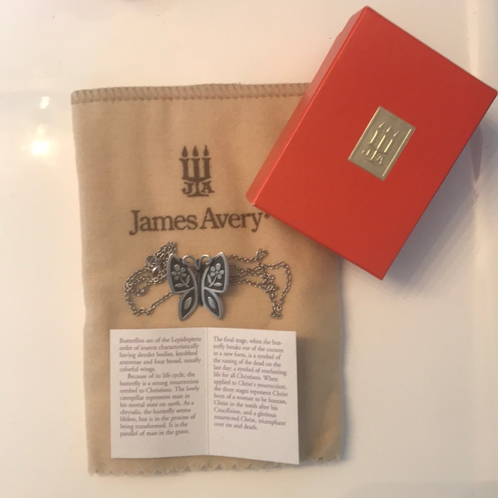 Mariposa Pendant with 18” chain